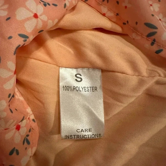 Pink Lily pink floral romper size S - Picture 4 of 4